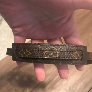 Authentic Louis Vuitton crossbody strap. Pre-owned.